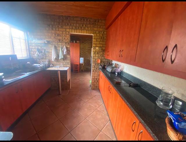 4 BEDROOM HOUSE FOR SALE IN GHOLFSIG